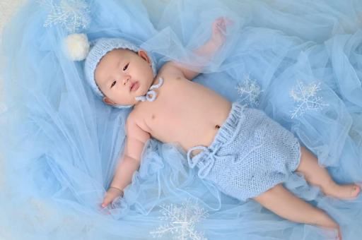 常德宝宝从床上掉下来 常德宝宝从床上掉下来